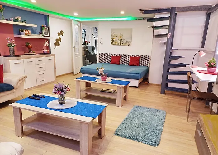 Downtown Acacia Str Apartment